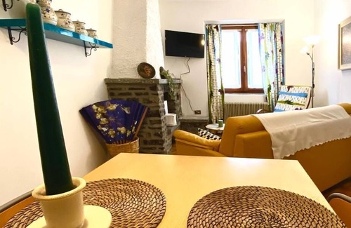 Cremeno Apartment | Bright apartment in village center