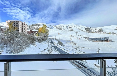 La Toussuire Apartment | Bright Apartment · Ski-In/Ski-Out · Central Location