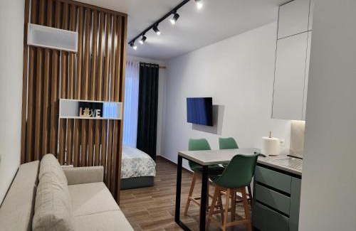 Golem Apartment | Bright Apartment Steps from the Shore