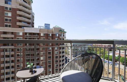 Ballston Apartment | Bright Apartment Walk to Ballston Metro