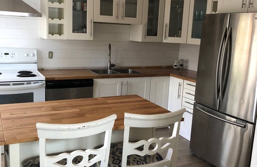 Highlands East Cottage | Bright, Beautiful Year Round Cottage on Paudash Lake