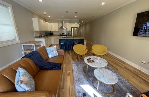 Shelby Park House | Bright, Cheery Home steps from Shops & Nightlife!