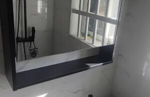 Agblangandan Apartment | Bright, comfortable apartment