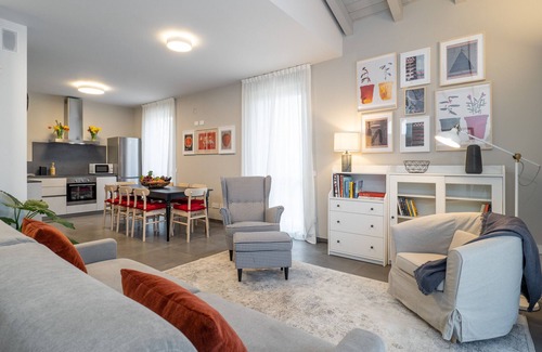 Cressa Ski Chalet | Bright Contemporary Villa with Private Garden next to Bogogno Golf Club