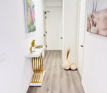 Vaughan Apartment | Bright & Cozy 1 Bedroom Retreat