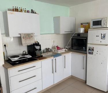 Beersheba Apartment | Bright & Cozy 1BR Apt with AC & Workspace