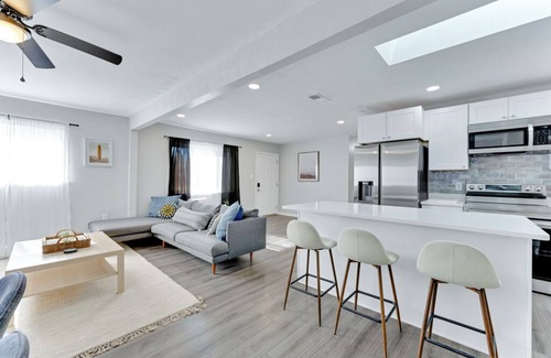 Northwest House | Bright & Cozy 3BR Virginia Beach Stay ~ Long-Term