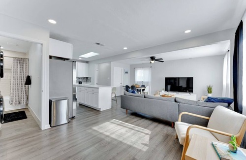 Northwest House | Bright & Cozy 3BR Virginia Beach Stay ~ Long-Term