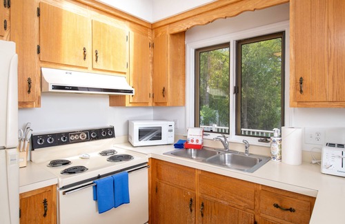 Harwich Port House | Bright & Cozy Harwich Getaway near Beach & Trails