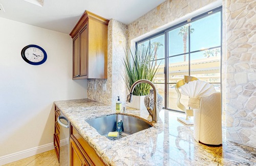 Cathedral City Condo | Bright Dog Friendly condo with inviting patio, washer/dryer on a Golf Course