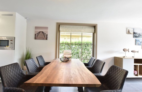 Adinkerke House | Bright Family Stay with Bikes