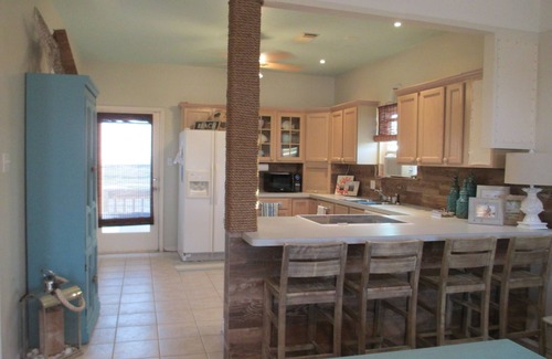 San Luis House | Bright, Fun, Beach House - Great Neighborhood Ready For Your Family Vacation