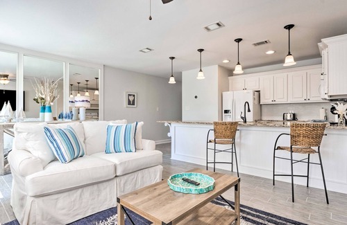 Holiday Isle Condo | Bright, ground-floor condo with patio and near white sand beach