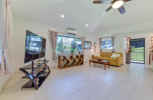 Pauwela Apartment | Bright Haiku Studio Patio and Rainforest View