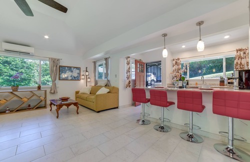 Pauwela Apartment | Bright Haiku Studio: Patio + Rainforest View