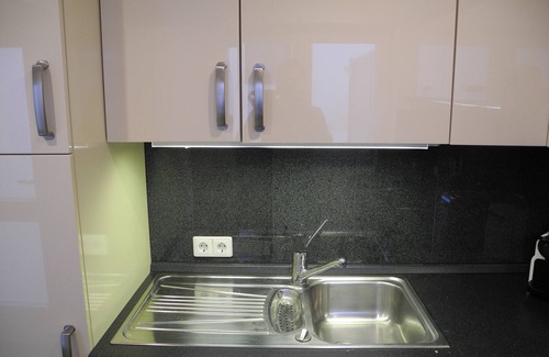 Oberstenfeld Apartment | Bright modern apartment in a quiet location with its own entrance and patio