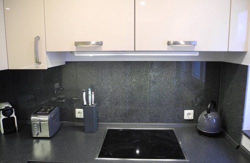 Oberstenfeld Apartment | Bright modern apartment in a quiet location with its own entrance and patio