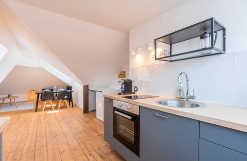 Wazemmes Apartment | Bright one bedroom next to Wazemmes market