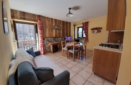 Bionaz Apartment | bright, panoramic and comfortable apartment, ideal starting point for trekking.