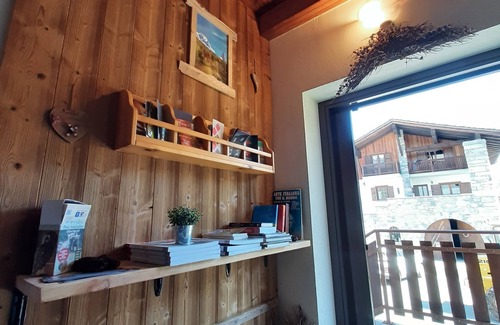Bionaz Apartment | bright, panoramic and comfortable apartment, ideal starting point for trekking.