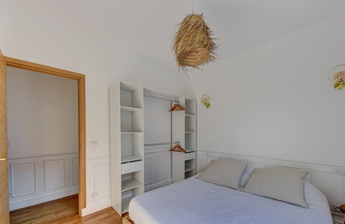 Epinettes Apartment | Bright Parisian apartment near the metro