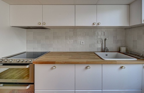 Epinettes Apartment | Bright Parisian apartment near the metro