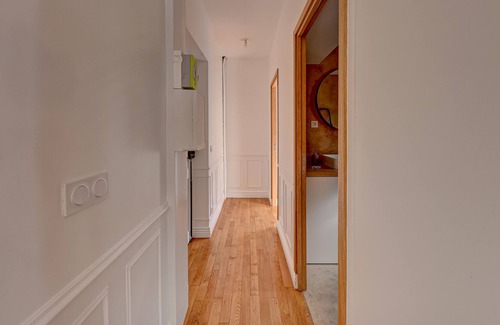 Epinettes Apartment | Bright Parisian apartment near the metro
