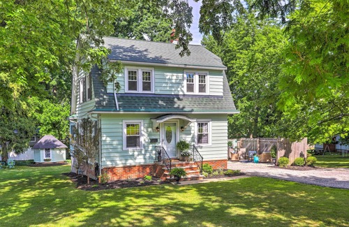 Parma Cottage | Bright Parma Home w/Outdoor Space < 10 Mi to Dtwn