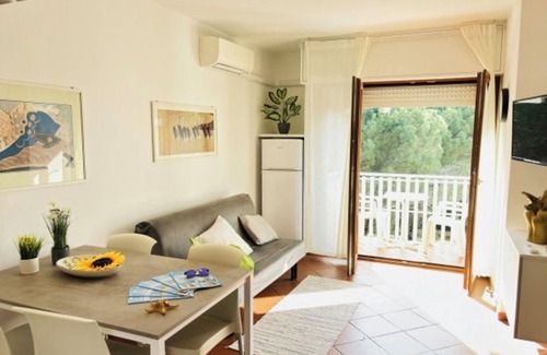 Bibione Lido del Sole Apartment | Bright sea front apartment with balcony