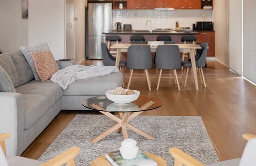 Traralgon House | Bright & spacious 3 br townhouse prime CBD location