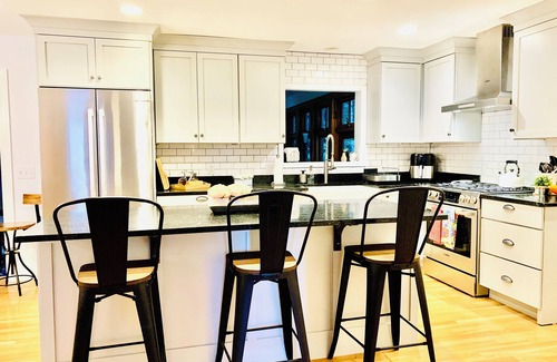 Grantham House | Bright & Spacious Eastman Cape-6 min. walk to Eastman Golf Links & Forbes Tavern