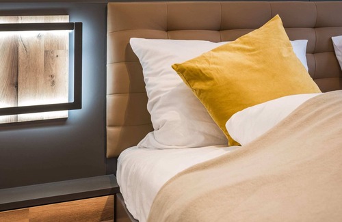 Lechhausen-Ost Apartment | ☆ BRIGHT: Spacious & Luxury - Kitchen | Parking | Netflix | Balcony/Patio