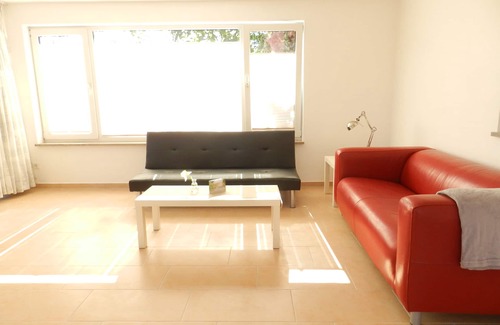Grunow Apartment | Bright studio apartment, located in the middle of many small lakes