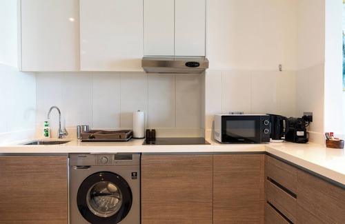 Al Raha Beach Apartment | Bright Studio with Balcony, Pool & Gym – Near Yas Attractions