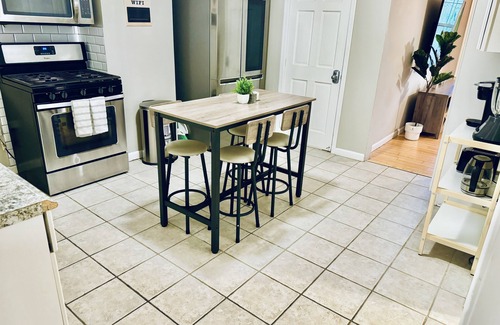 Prospect Park House | Bright, Stylish & Cozy 2Bed Unit w/Fireplace, Backyard, & Grill