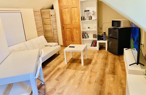 Haledon Apartment | Bright, Stylish & Cozy Private Attic Unit near NYC