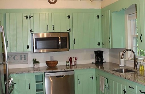 East Falmouth House | Bright Sunny Cape Cod Cottage in Falmouth, Ma
