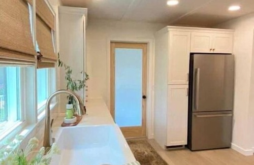 Joplin House | Bright & Super Stylish home w/perfect location!