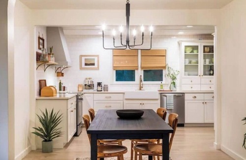 Joplin House | Bright & Super Stylish home w/perfect location!