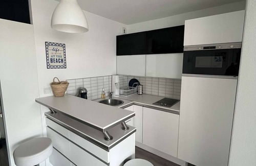 Le Couchant Apartment | Bright T2 Apartment with A/C, Terrace & Parking - 200m from Beach, La Grande-Motte