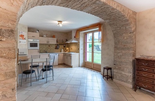 Dampierre-sur-Linotte Cottage | Bright terraced house near Vesoul, 4 bedrooms, spacious terrace