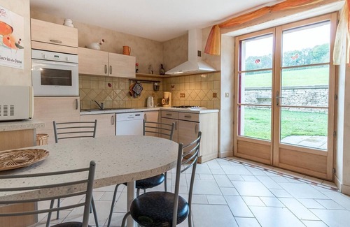 Dampierre-sur-Linotte Cottage | Bright terraced house near Vesoul, 4 bedrooms, spacious terrace