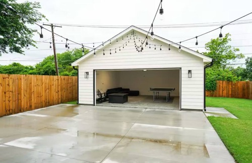 Tulsa House | Bright & Welcoming home to stay and play!
