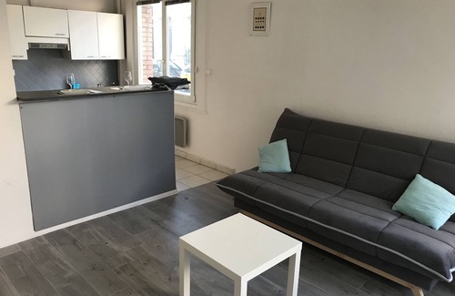 Malo-les-Bains Apartment | Brightly renovated studio 50m from Malo les Bains beach.