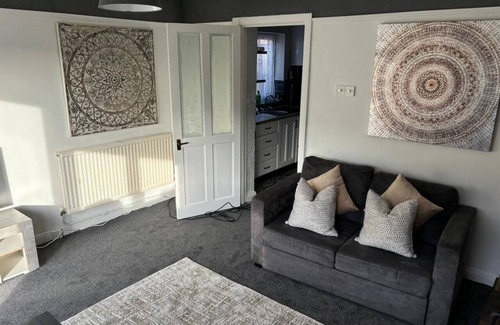 Woodingdean House | Brighton House- Coastal living Cosy 3BR, Brighton House- Beautiful and Spacious 3BR