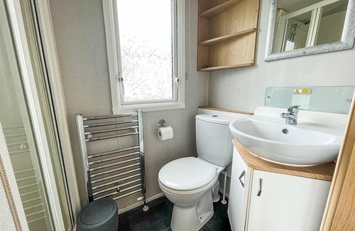 Mappleton House | Brilliant 8 berth caravan at Skipsea Sands Holiday Park ref 41148SF