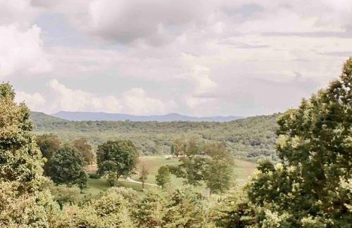 Helenwood House | Brimstone Getaway w/Mountain View’s