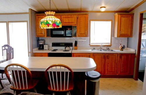 Bradford Cabin | Bring the whole family to this Lamoka Lake Cutie!