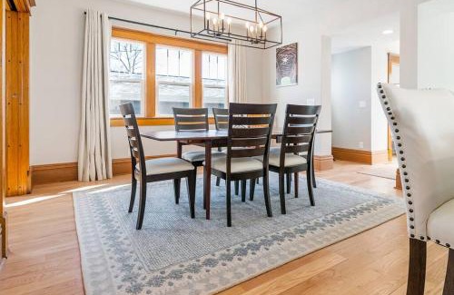 Cedar Falls House | Bring your crew, family, or friends - we have the rest
