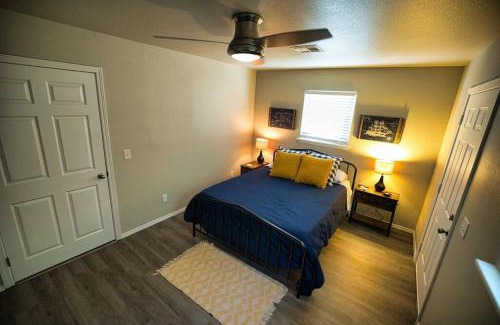 Blocker House | Bristow Blue - Lake front with Boat Ramp Access!
